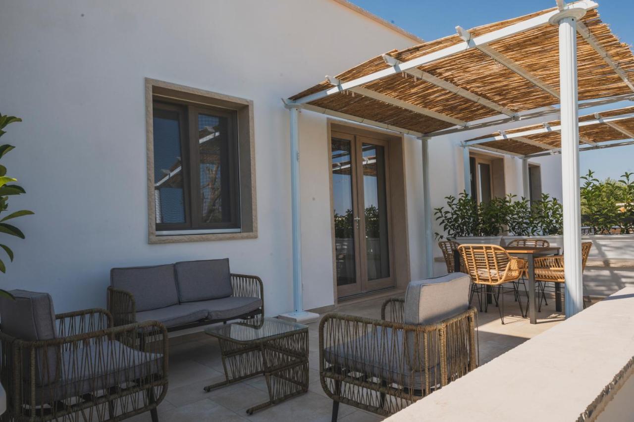 Dimorae Cama Guest House Cisternino Bagian luar foto